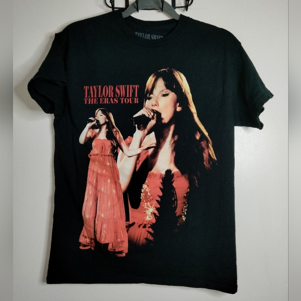 Taylor Swift (Size M) Black 100% Cotton SS Concert Merch "The Eras Tour" T-Shirt